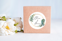 Load image into Gallery viewer, Green Wreath Wedding Favour Stickers
